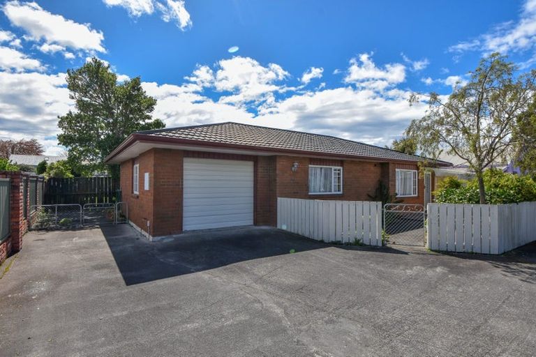 Photo of property in 72 Pembroke Street, Carterton, 5713