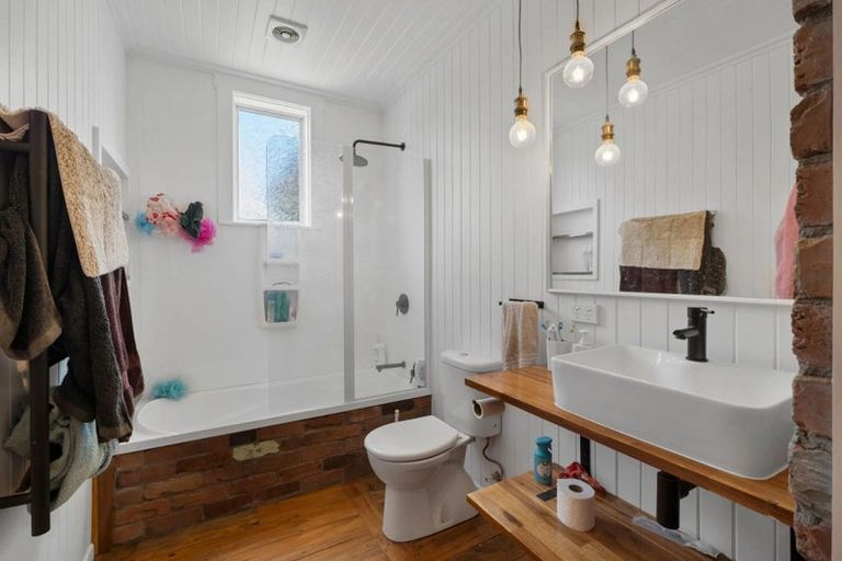 Photo of property in 162 Tukapa Street, Westown, New Plymouth, 4310