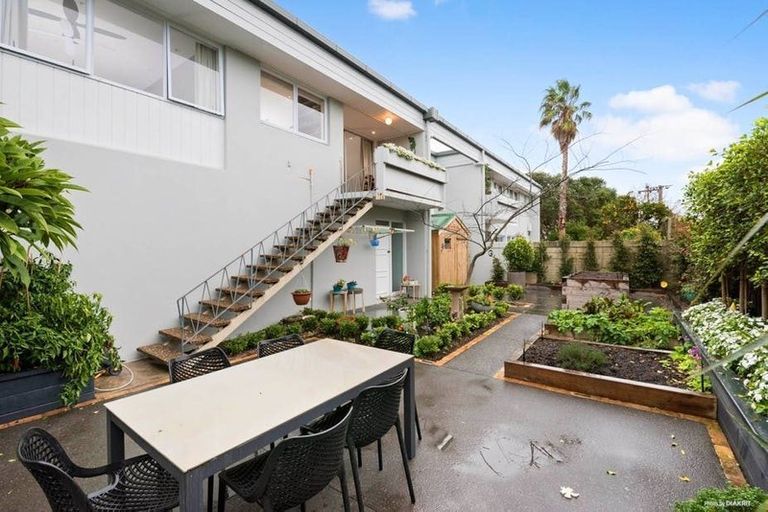 Photo of property in 3/21 Saltburn Road, Milford, Auckland, 0620