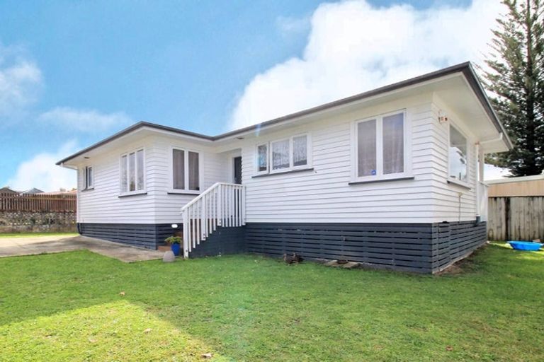 Photo of property in 20a Beaubank Road, Kelston, Auckland, 0602
