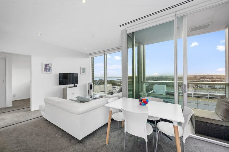Photo of property in Sentinel Apartments, 805/3 Northcroft Street, Takapuna, Auckland, 0622