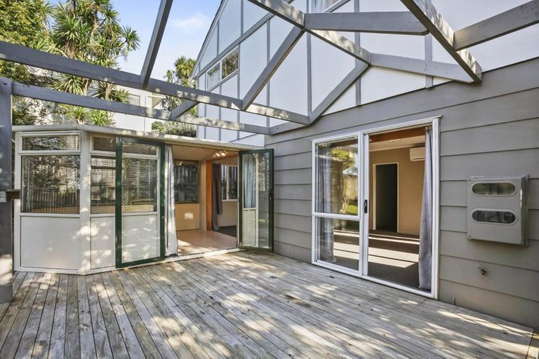 Photo of property in 22/24 Eastglen Road, Glen Eden, Auckland, 0602