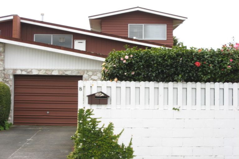 Photo of property in 8b Longview Drive, Merrilands, New Plymouth, 4312