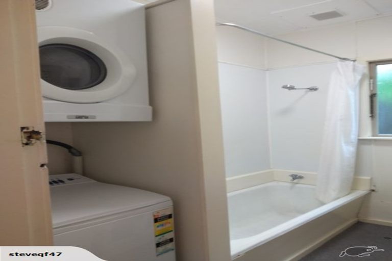 Photo of property in 24 Raroa Road, Kelburn, Wellington, 6012