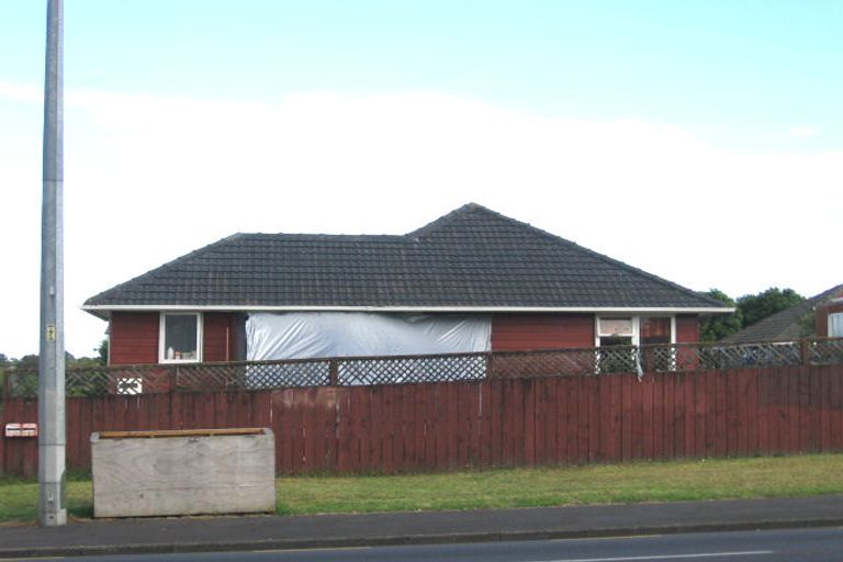 Photo of property in 3164 Great North Road, New Lynn, Auckland, 0600