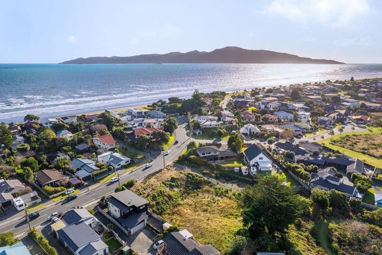 Photo of property in 20b Wharemauku Road, Raumati Beach, Paraparaumu, 5032