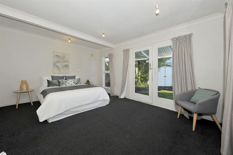 Photo of property in 35 Suva Street, Upper Riccarton, Christchurch, 8041