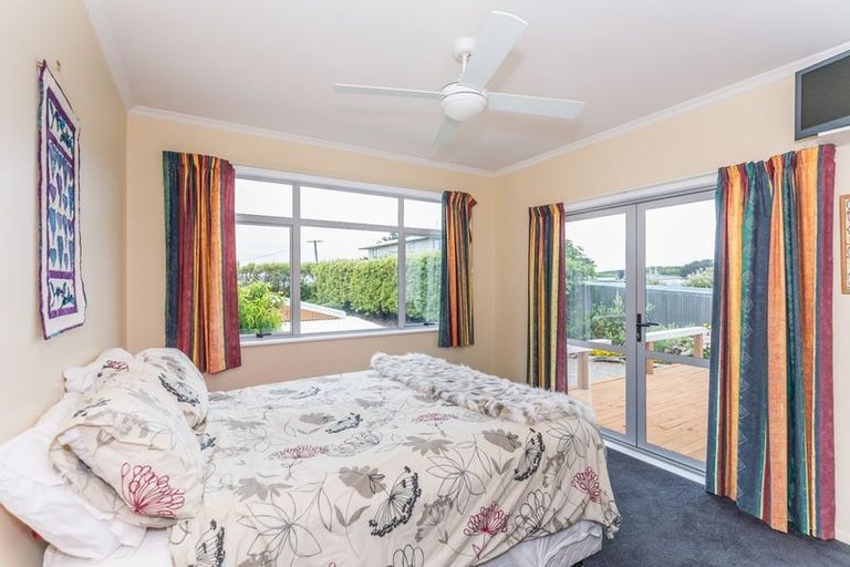 Photo of property in 23 Raukawa Street, Himatangi Beach, Foxton, 4891