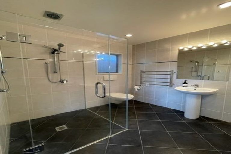 Photo of property in 2 Dianthus Place, Browns Bay, Auckland, 0630