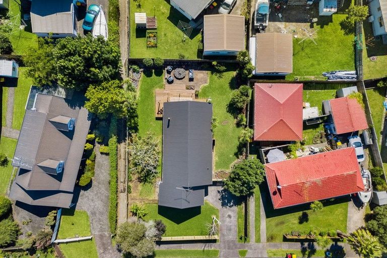 Photo of property in 45 Darren Crescent, Half Moon Bay, Auckland, 2012