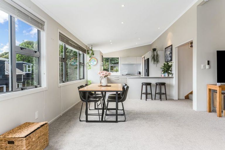 Photo of property in 37 Spinnaker Drive, Whitby, Porirua, 5024