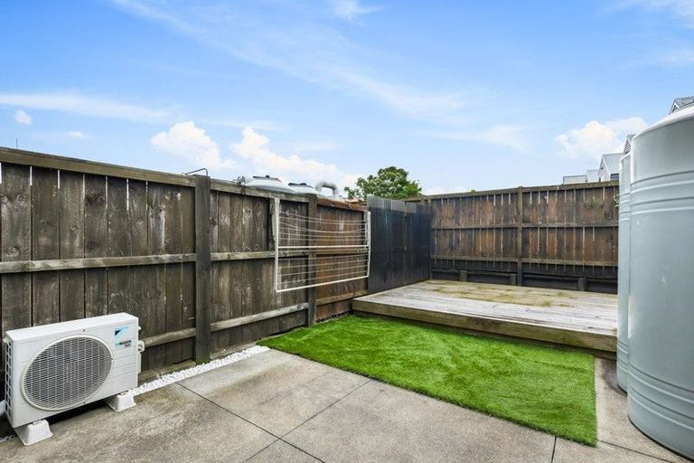 Photo of property in 16 Shelduck Way, Hobsonville, Auckland, 0616