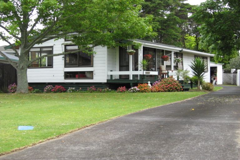 Photo of property in 8 Banbury Place, Mangere Bridge, Auckland, 2022