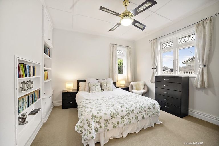 Photo of property in 14 Milne Terrace, Island Bay, Wellington, 6023