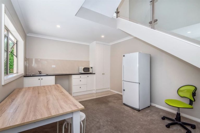 Photo of property in 21a Kenmure Avenue, Forrest Hill, Auckland, 0620