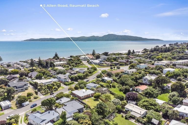 Photo of property in 5 Allen Road, Raumati Beach, Paraparaumu, 5032