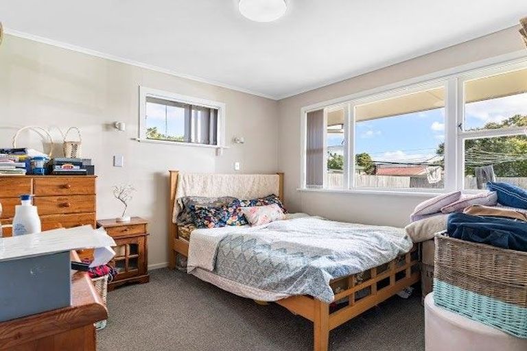 Photo of property in 19 Surrey Street, Manurewa, Auckland, 2102