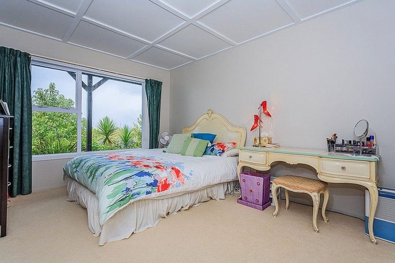 Photo of property in 50 Balmain Road, Chatswood, Auckland, 0626