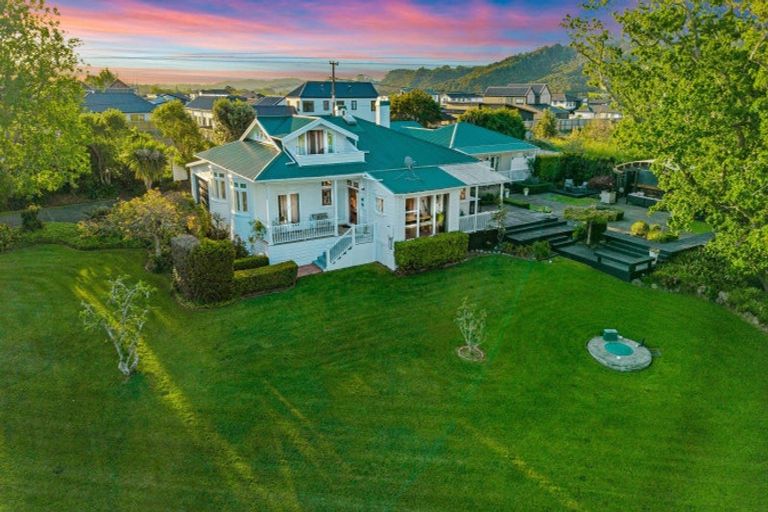 Photo of property in 102 Matua Road, Huapai, Kumeu, 0810