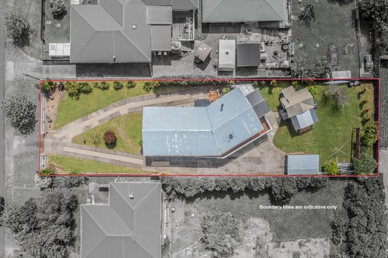 Photo of property in 24 Huruhuru Road, Massey, Auckland, 0614