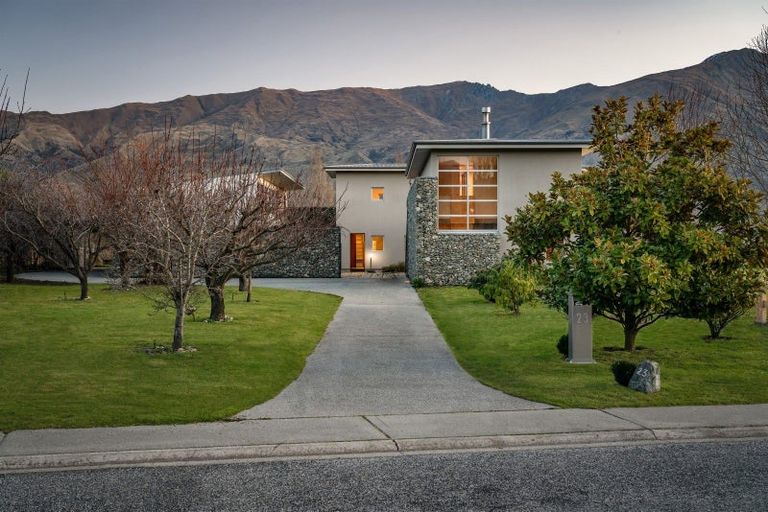 Photo of property in 23 Waimana Place, Wanaka, 9305