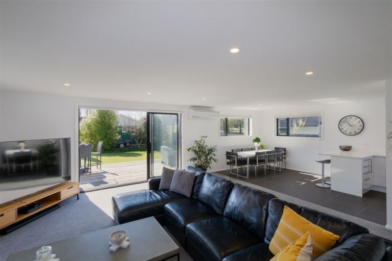 Photo of property in 2 Gunns Crescent, Cashmere, Christchurch, 8022