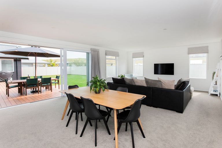 Photo of property in 53 Hamilton Drive, Wainui, Gisborne, 4010