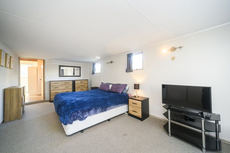 Photo of property in 3 Dampier Avenue, Awapuni, Palmerston North, 4412