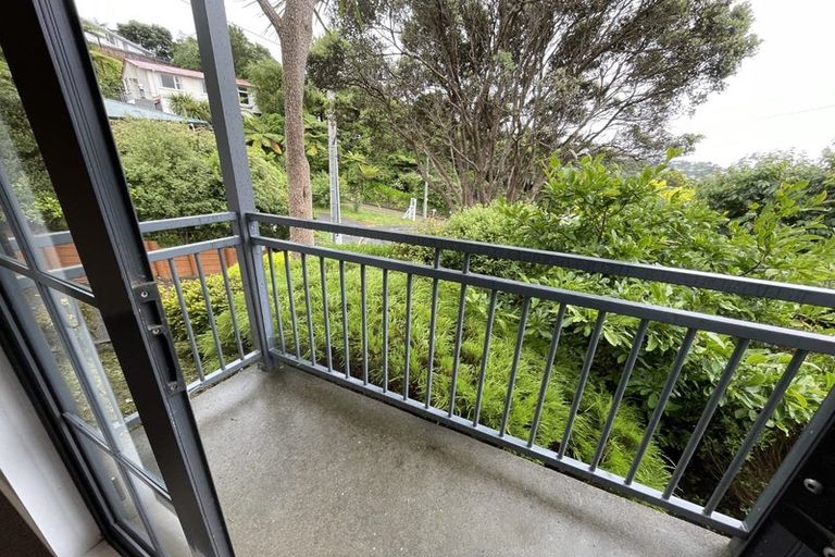 Photo of property in 1/25 Hollies Crescent, Johnsonville, Wellington, 6037