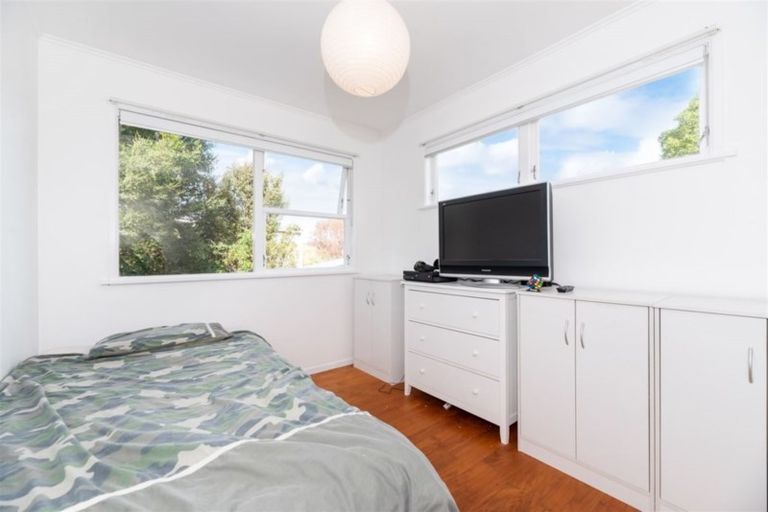 Photo of property in 61 La Rosa Street, Green Bay, Auckland, 0604