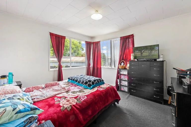 Photo of property in 13 Ewbank Place, Manurewa, Auckland, 2102