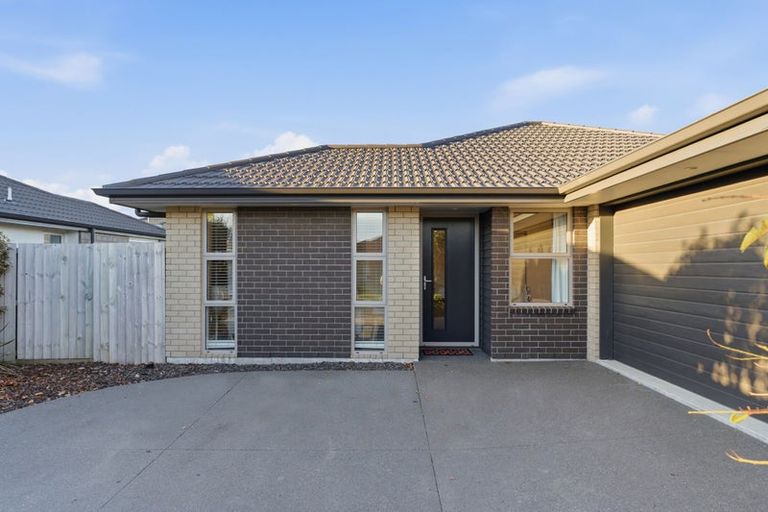 Photo of property in 14 Bradwell Crescent, Halswell, Christchurch, 8025
