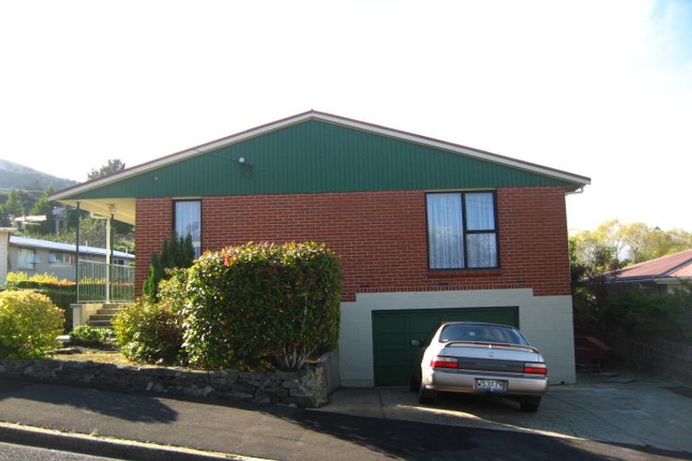 Photo of property in 12 Honeystone Street, Helensburgh, Dunedin, 9010