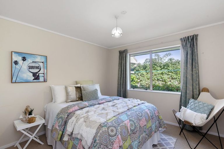 Photo of property in 10 Tiromoana Road, Raumati South, Paraparaumu, 5032