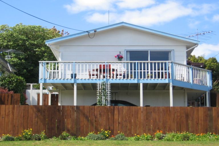 Photo of property in 1/29 Seaton Road, Murrays Bay, Auckland, 0630