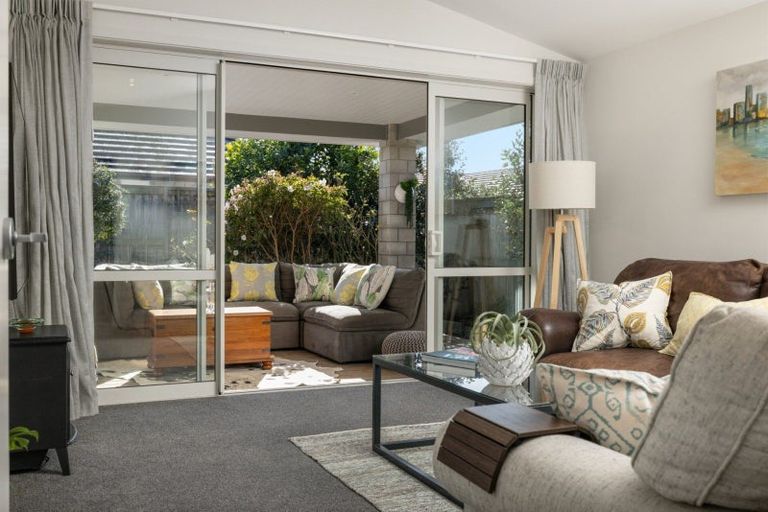 Photo of property in 124 Puhirake Crescent, Pyes Pa, Tauranga, 3112