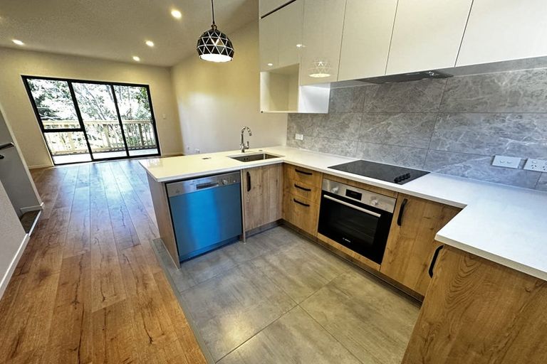 Photo of property in 26/9 Schnapper Rock Road, Greenhithe, Auckland, 0632