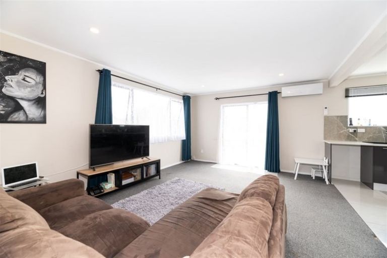 Photo of property in 33 Danube Lane, Glen Eden, Auckland, 0602