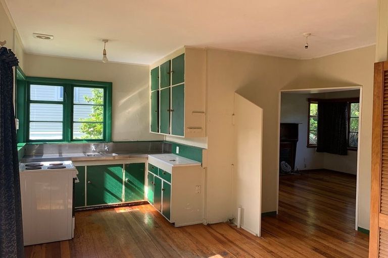 Photo of property in 33 Coates Street, Tawa, Wellington, 5028