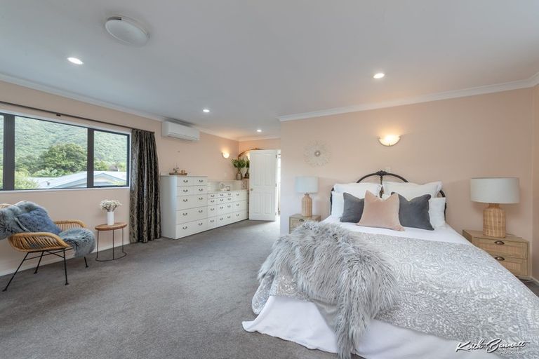 Photo of property in 21 Galveston Grove, Totara Park, Upper Hutt, 5018