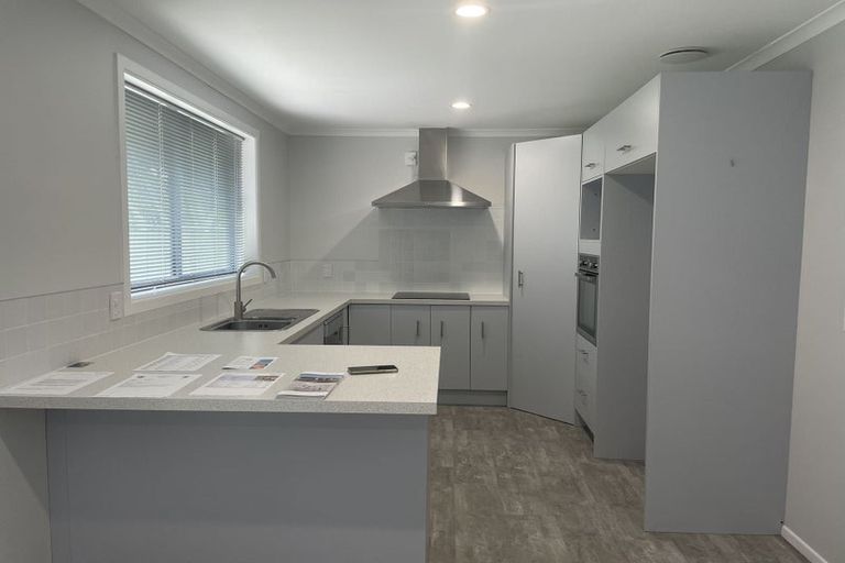 Photo of property in 24 Caltra Place, East Tamaki, Auckland, 2016