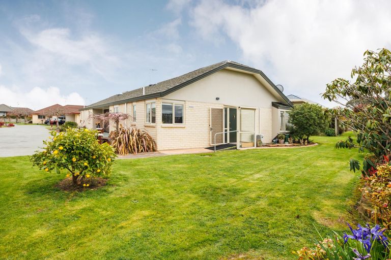 Photo of property in 9 Foxtail Fern, Kelvin Grove, Palmerston North, 4414