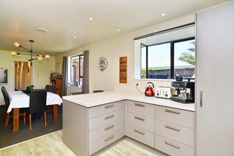 Photo of property in 11 Ludlow Place, Parklands, Christchurch, 8083