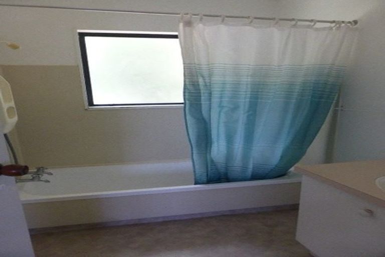 Photo of property in 28 Hookway Grove, Paraparaumu, 5032