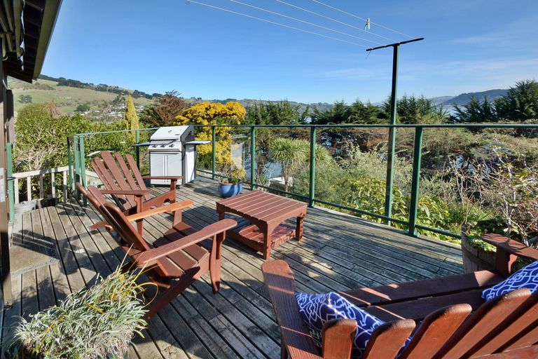 Photo of property in 15 Mclelland Street, Macandrew Bay, Dunedin, 9014