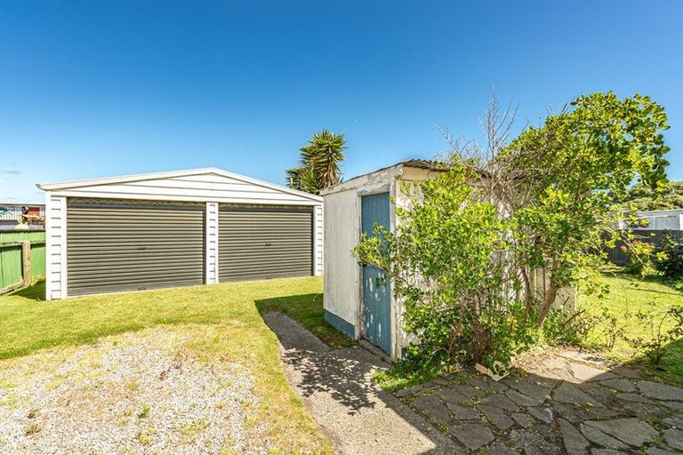 Photo of property in 141 Puriri Street, Castlecliff, Whanganui, 4501
