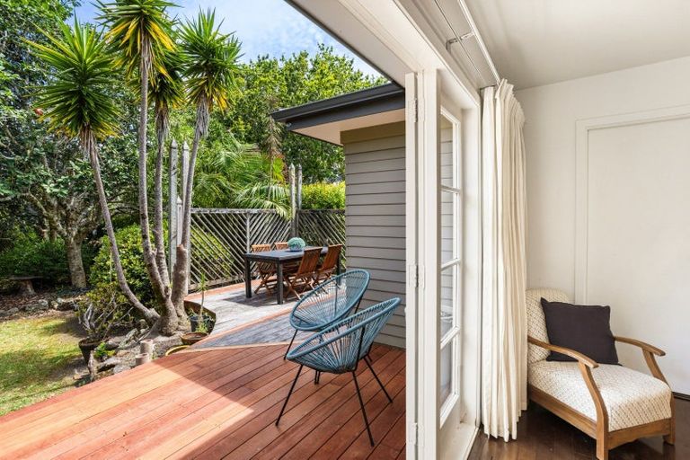 Photo of property in 37 Haruru Falls Road, Haruru, 0204