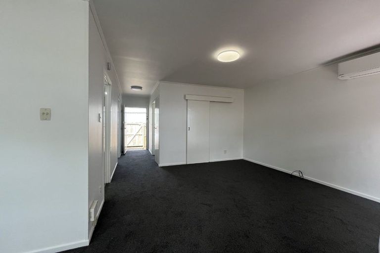 Photo of property in 4/7 Beach Haven Road, Beach Haven, Auckland, 0626