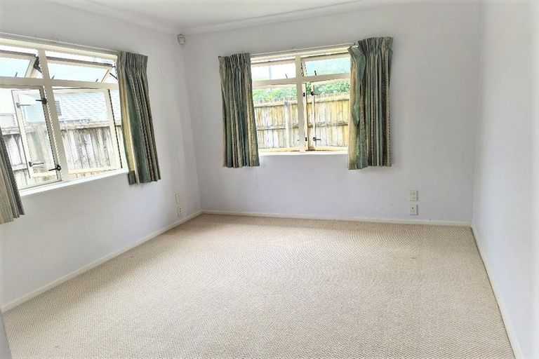 Photo of property in 11 Heath Avenue, Northcote, Auckland, 0627