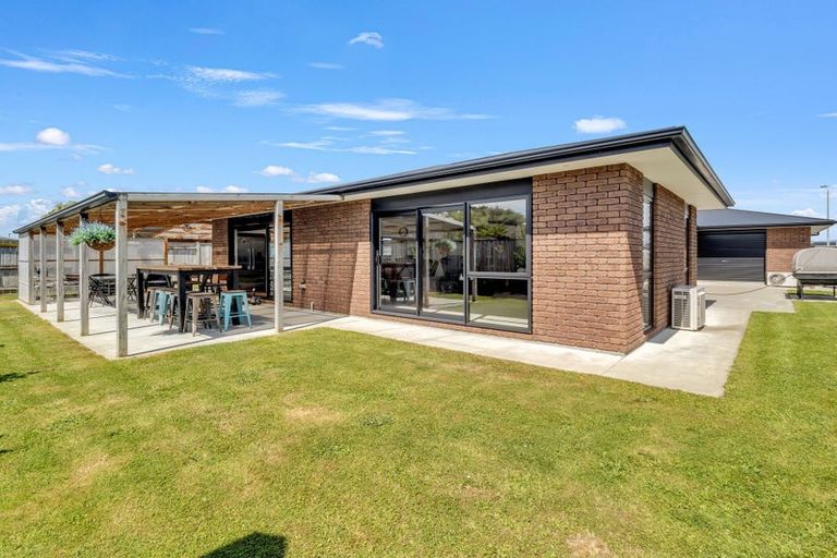 Photo of property in 27 Balrickard Way, Milson, Palmerston North, 4414